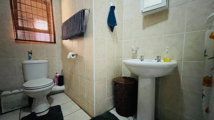 1 Bedroom Property for Sale in Dassie Rand North West